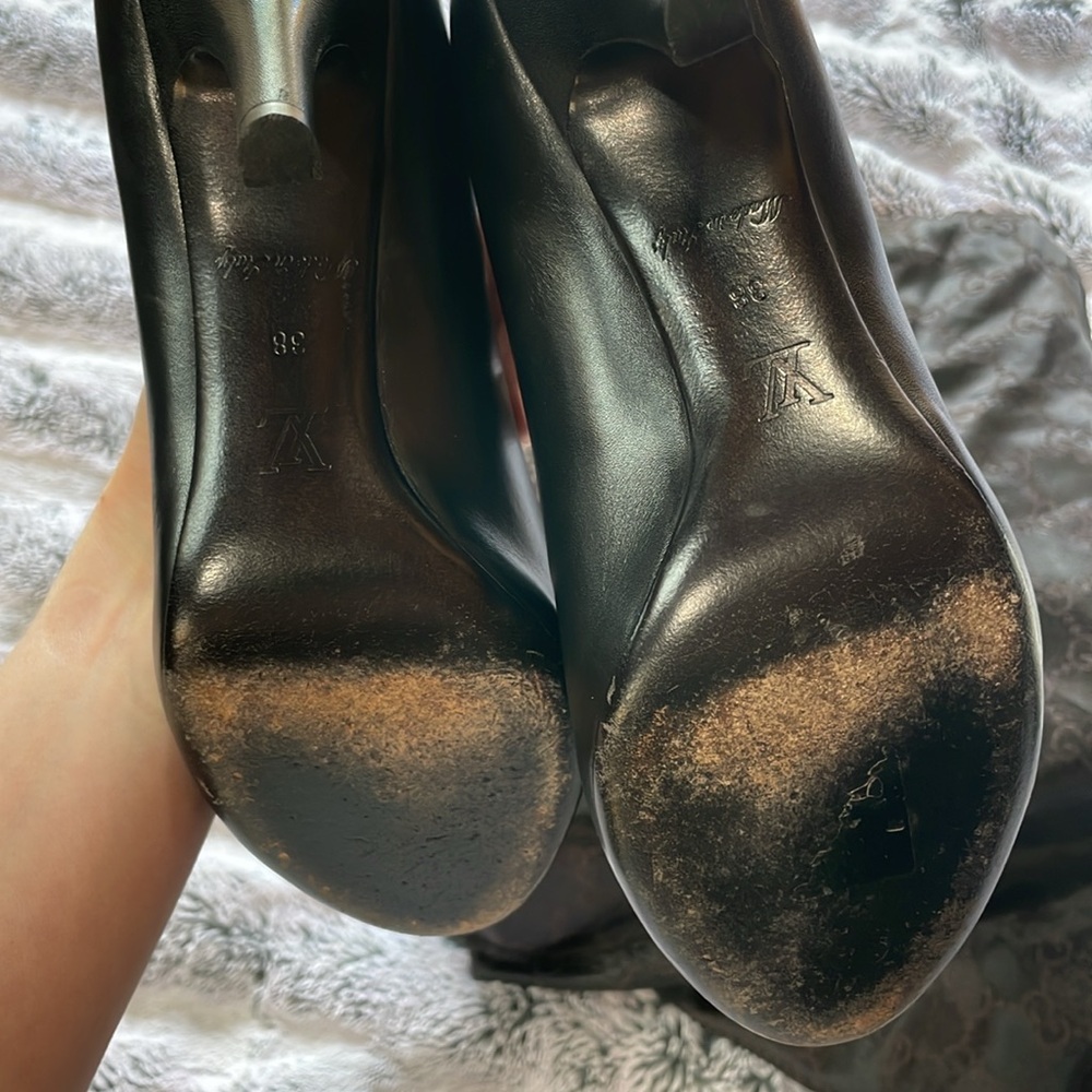 Authentic Louis Vuitton Black Heels EU 38 - Picture 9 of 12